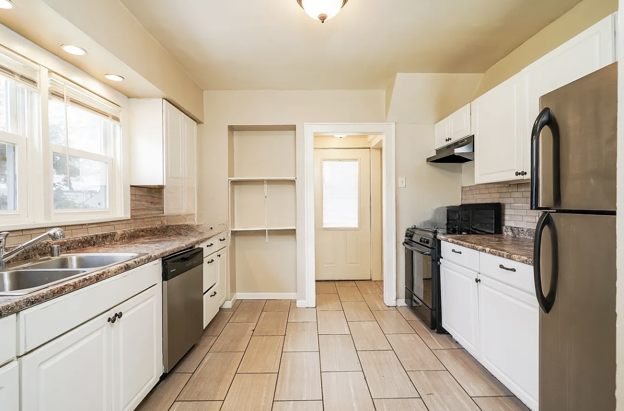 822 S 56th St - Photo 3 of 7