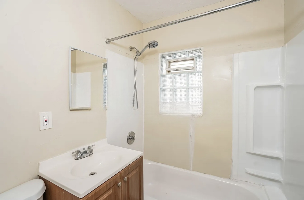 2461 N 58th St - Photo 4 of 6