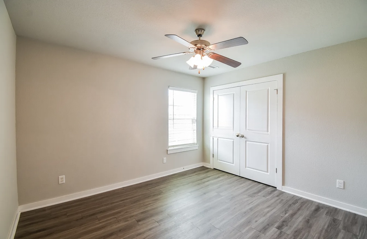 4161 W Bradstreet Ln - Photo 2 of 5