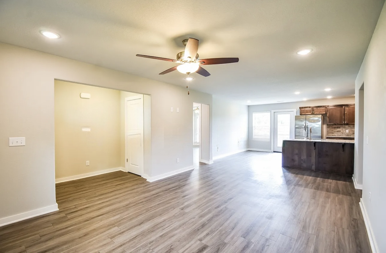 4161 W Bradstreet Ln - Photo 3 of 5