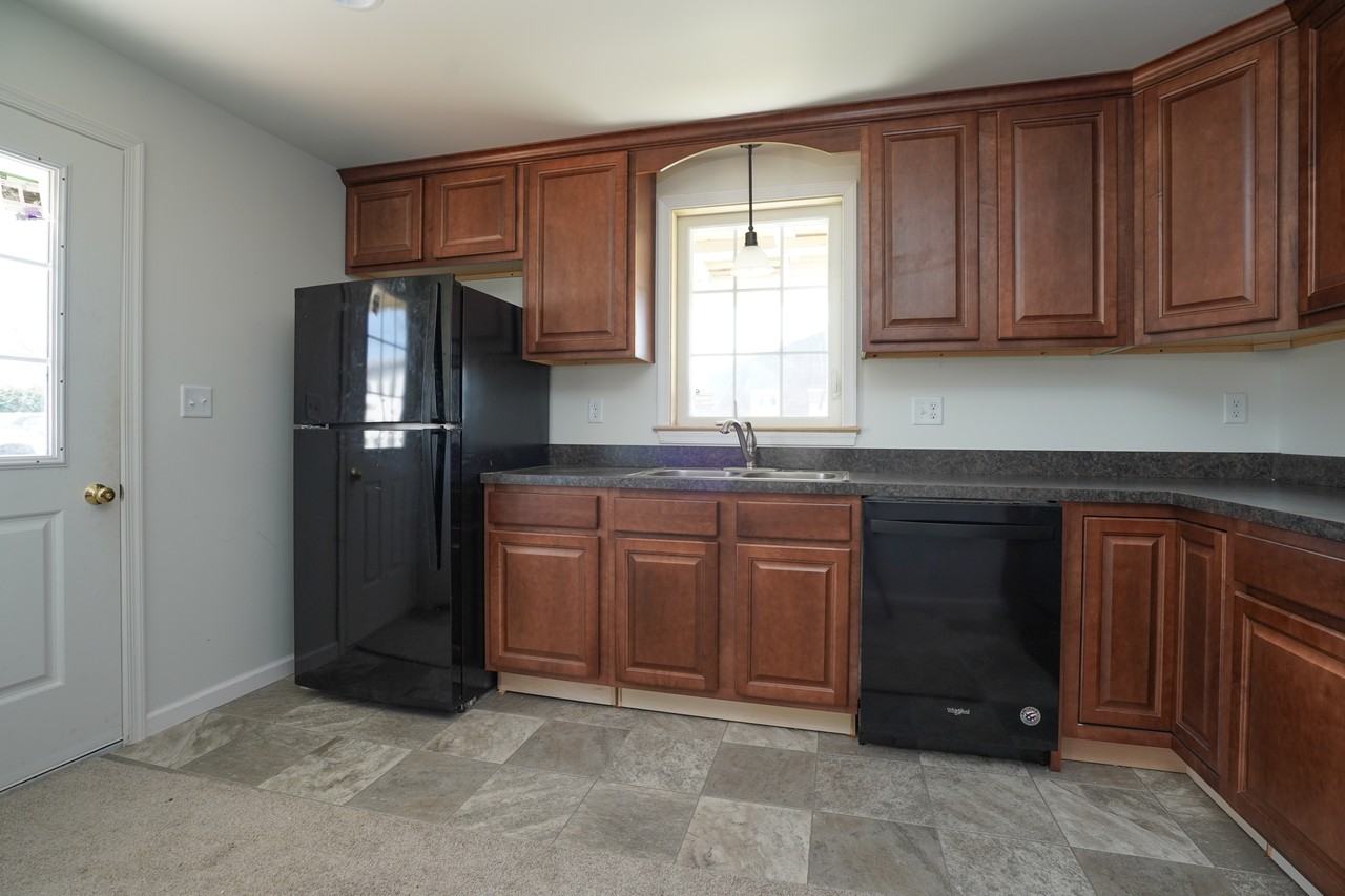 1642 Rothsville Rd - Photo 2 of 8