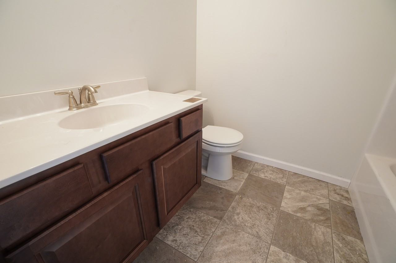 1642 Rothsville Rd - Photo 4 of 8