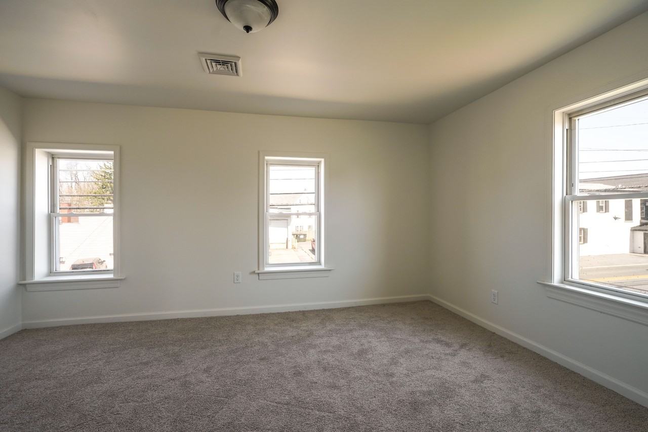 1642 Rothsville Rd - Photo 7 of 8