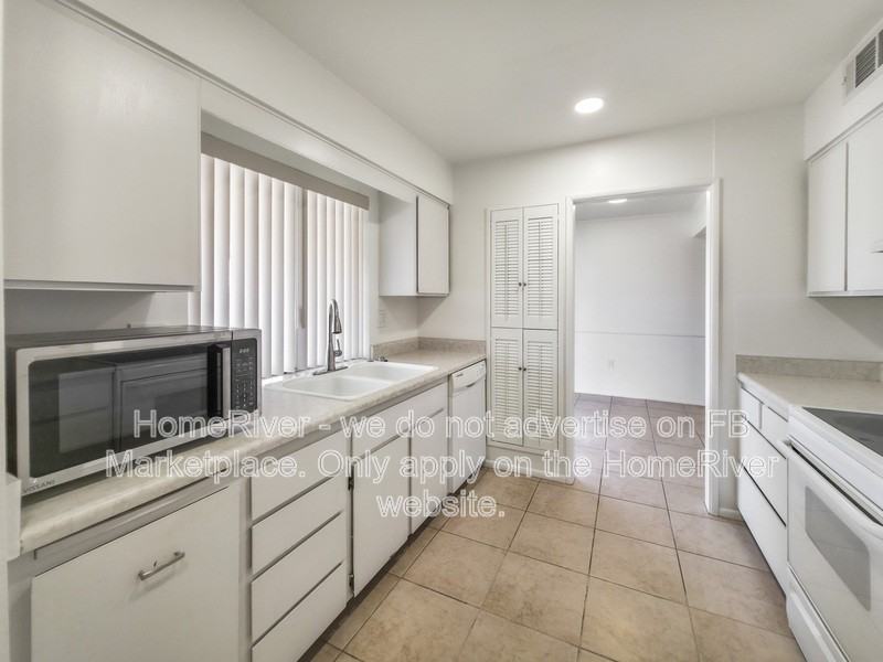 9428 W Cedar Hill Cir N - Photo 7 of 17