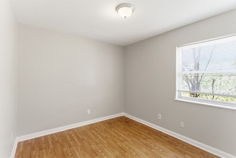 2627 Wimpole Ave - Photo 3 of 10
