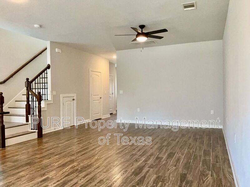 3301 Elija St #B - Photo 3 of 25
