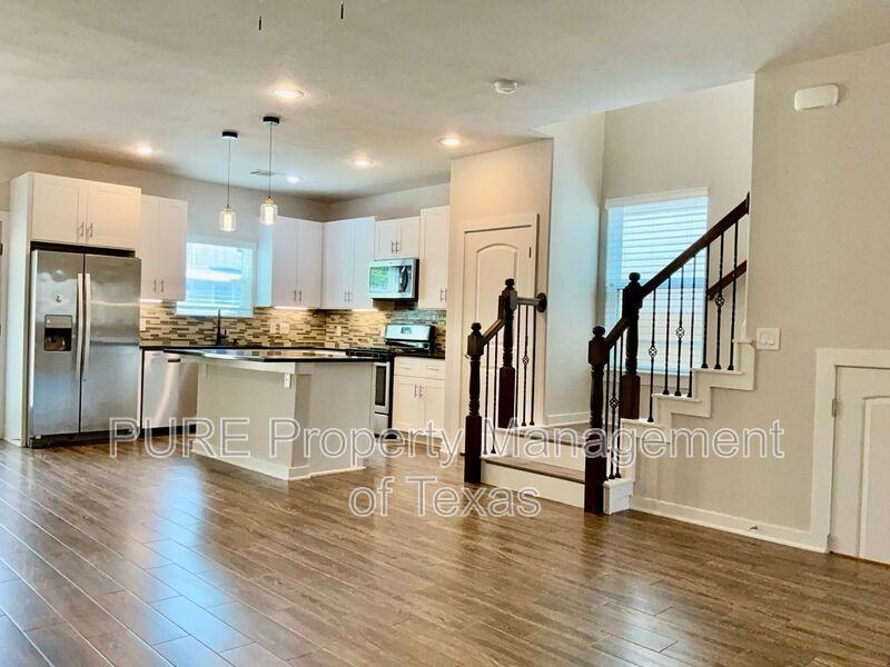 3301 Elija St #B - Photo 4 of 25