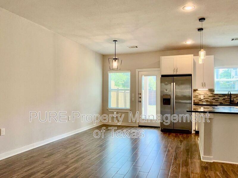 3301 Elija St #B - Photo 5 of 25