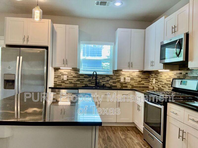 3301 Elija St #B - Photo 7 of 25