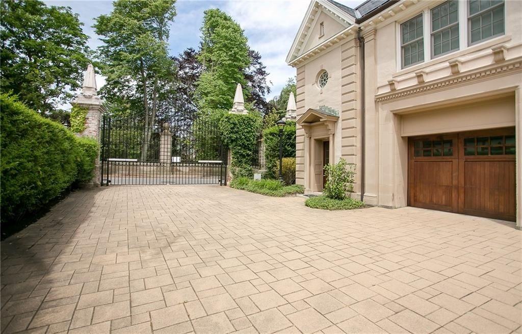 241 Ruggles Ave ##B - Photo 3 of 17