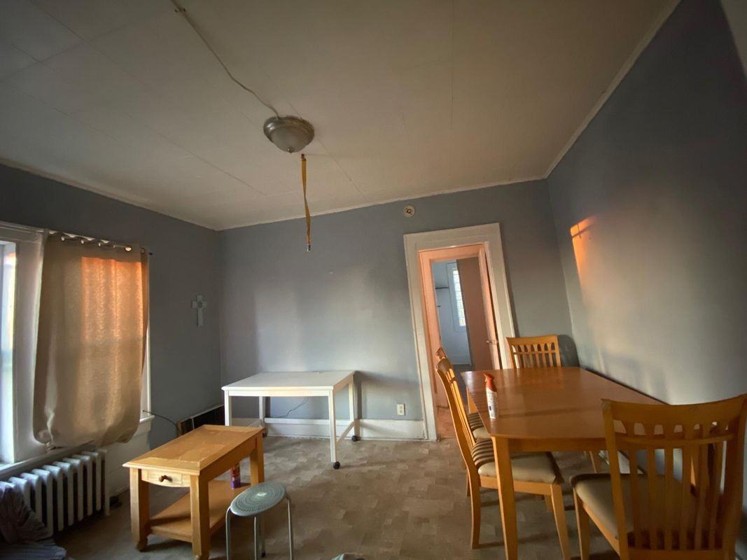 512 Lyell Ave - Photo 2 of 3