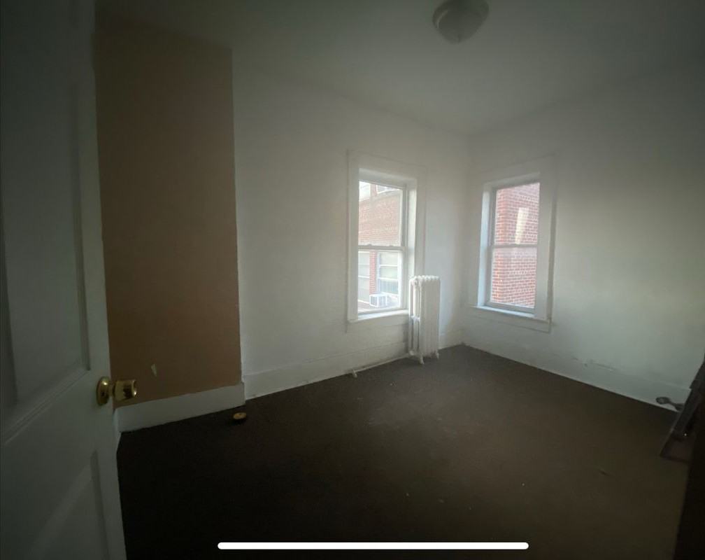 512 Lyell Ave - Photo 3 of 3
