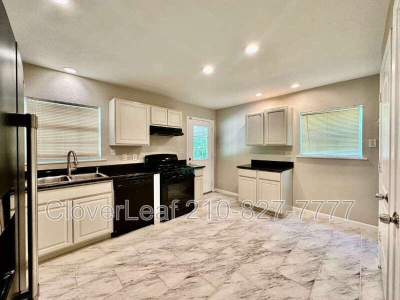 214 Basswood Dr - Photo 7 of 33