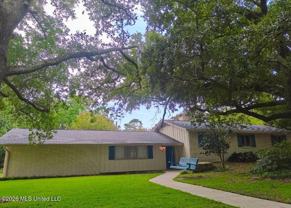 223 Woodbine Dr - Photo 1 of 1