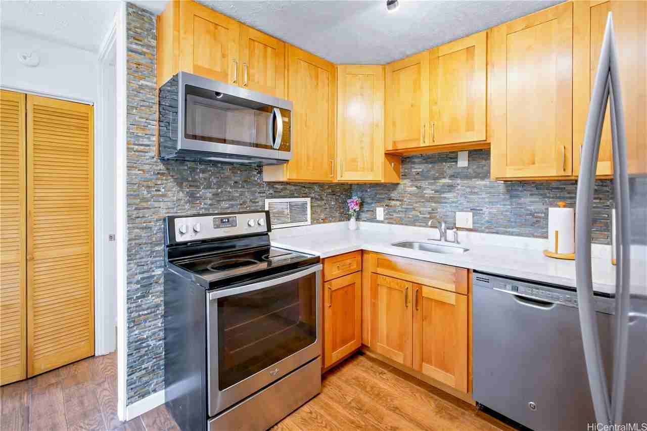 1600 Wilikina Dr #C304 - Photo 4 of 23