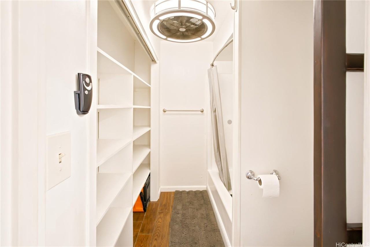 1600 Wilikina Dr #C304 - Photo 6 of 23