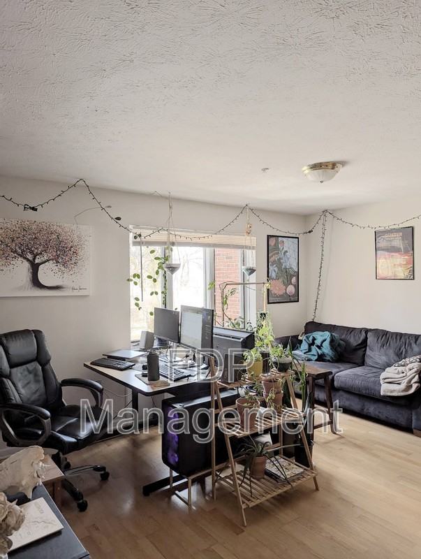 660 East Ave #302 - Photo 2 of 12