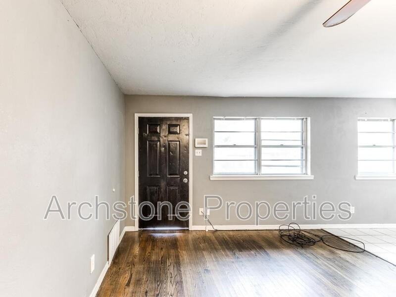 608 Holoway Dr - Photo 6 of 34