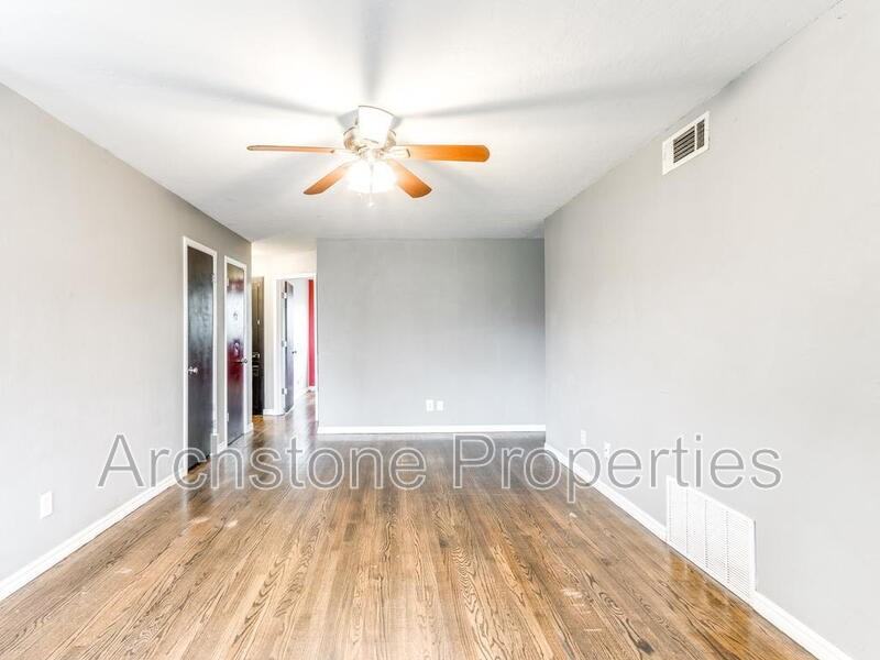 608 Holoway Dr - Photo 7 of 34