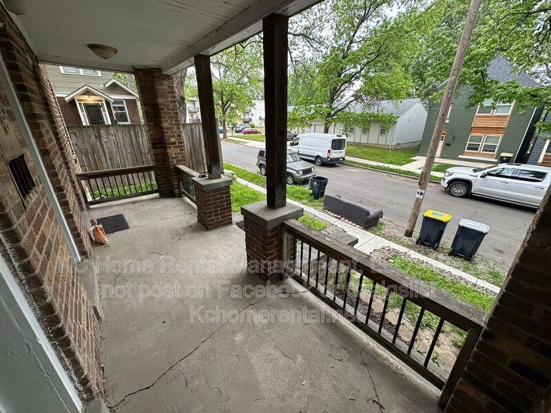 1110 W 41st Ter #1W - Photo 7 of 22