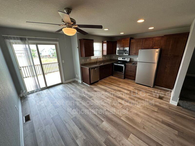 10540 Kane Dr - Photo 4 of 30