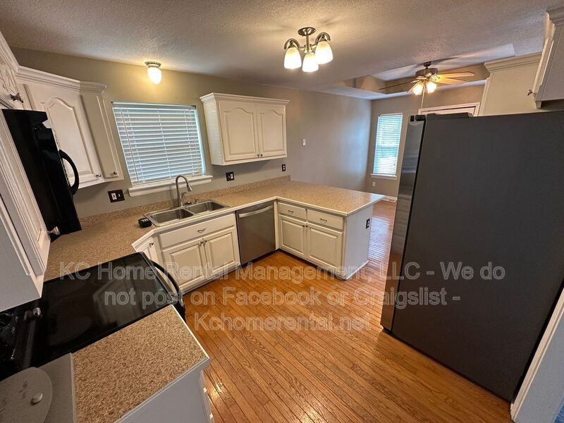 11314 N Lewis Ave - Photo 5 of 48
