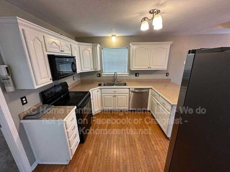 11314 N Lewis Ave - Photo 6 of 48