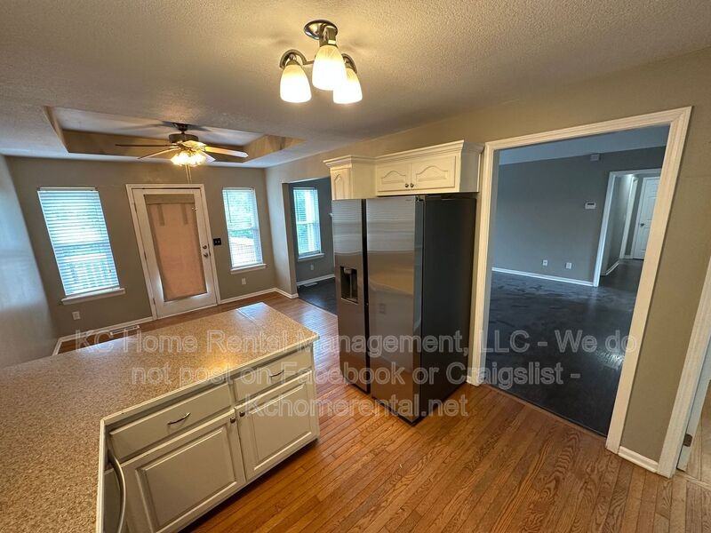 11314 N Lewis Ave - Photo 7 of 48