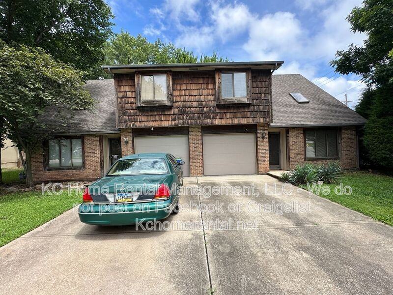 6251 Rene St - Photo 2 of 33