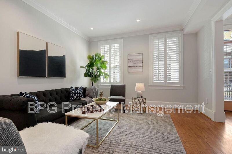 431 Manor Pl Nw - Photo 4 of 24