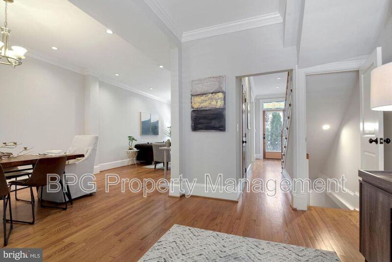 431 Manor Pl Nw - Photo 7 of 24