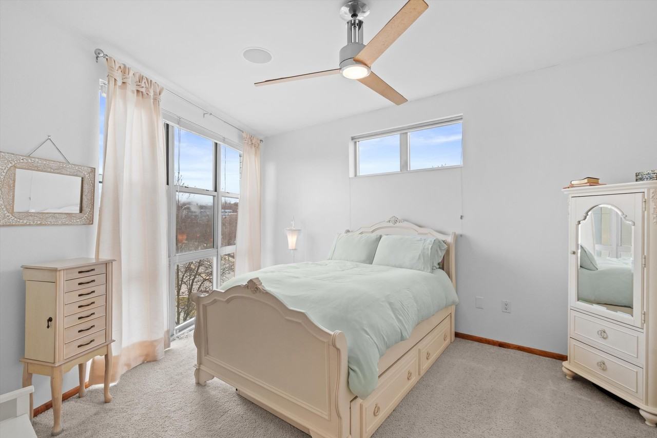 2146 N Commerce St #2146 - Photo 6 of 15