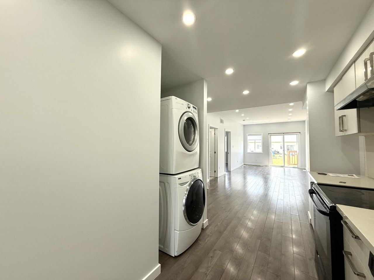 403 Chaffey St - Photo 4 of 13