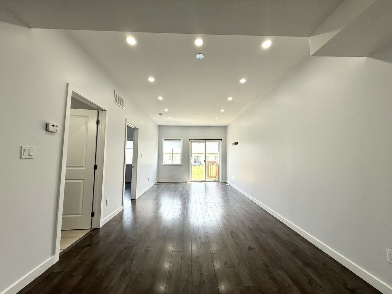 403 Chaffey St - Photo 5 of 13