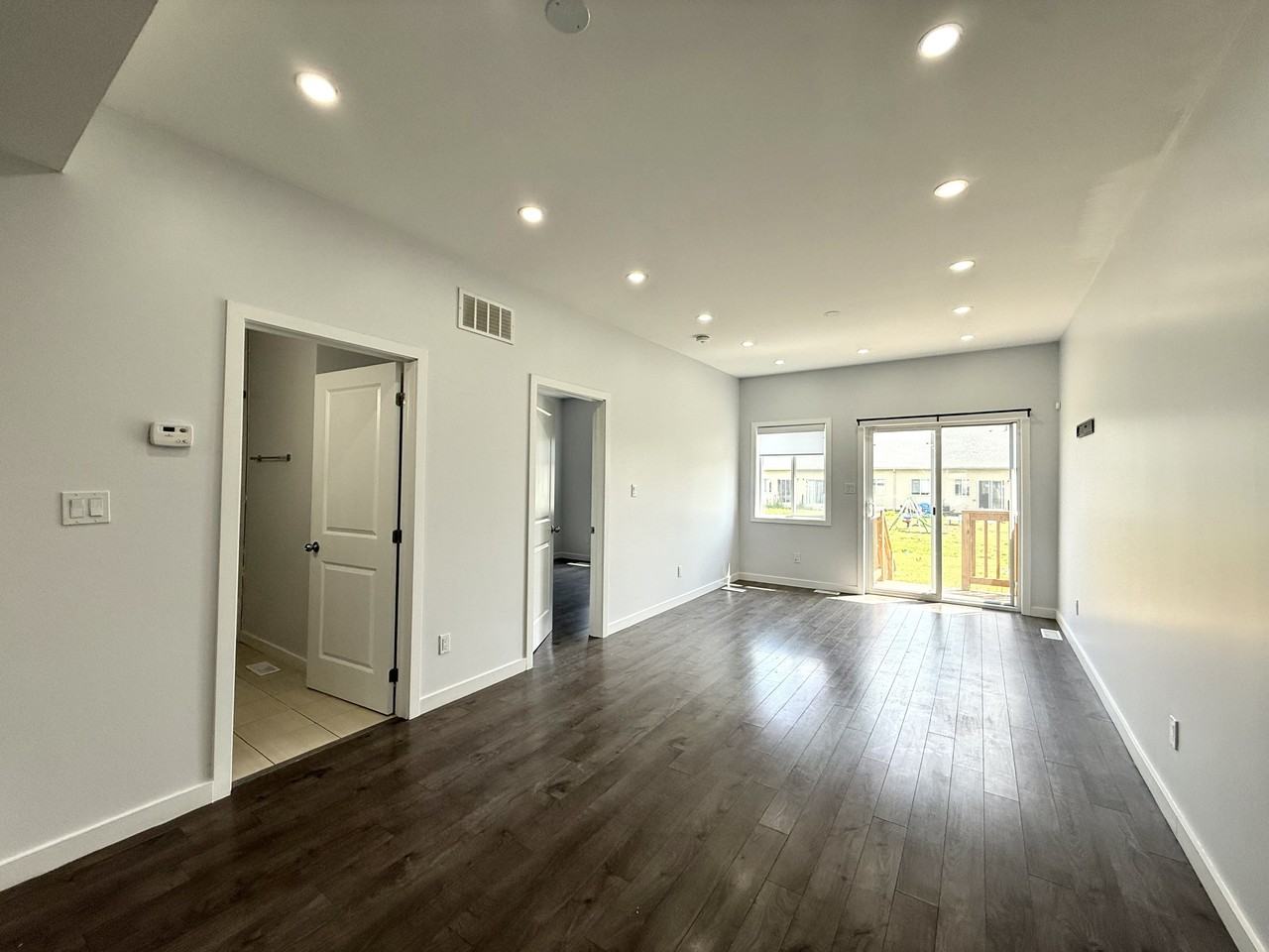 403 Chaffey St - Photo 6 of 13