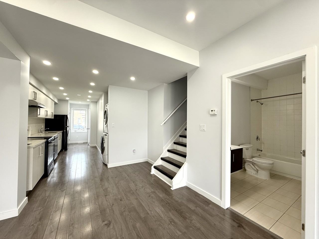 403 Chaffey St - Photo 7 of 13