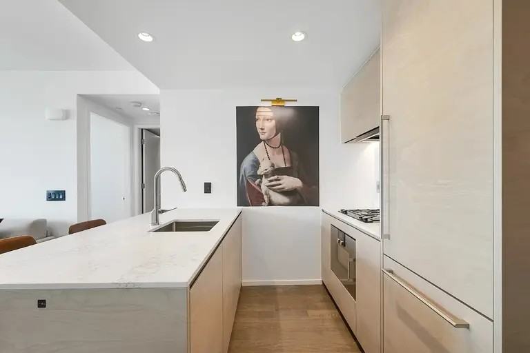 1408 Robson St #D27 - Photo 2 of 22