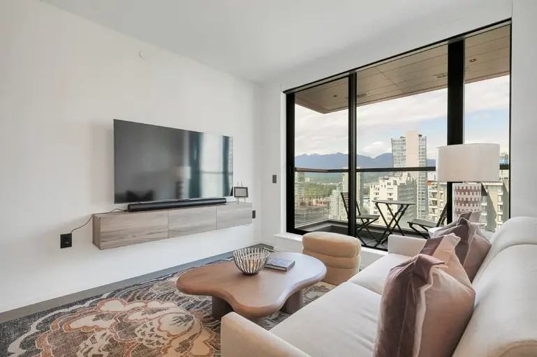 1408 Robson St #D27 - Photo 6 of 22