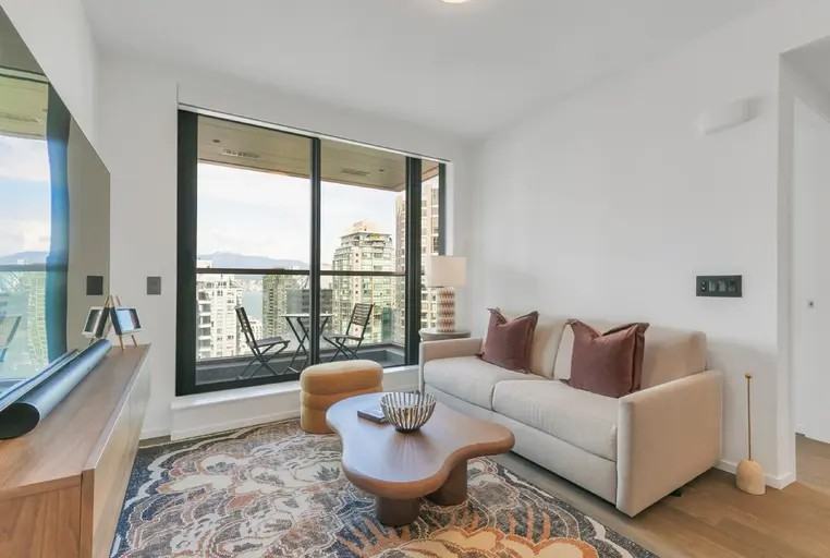 1408 Robson St #D27 - Photo 7 of 22