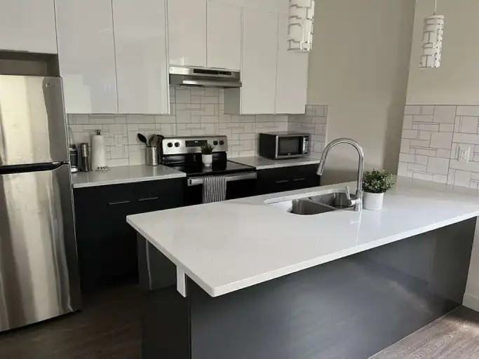 10836 73 Ave Nw #MAIN - Photo 2 of 18