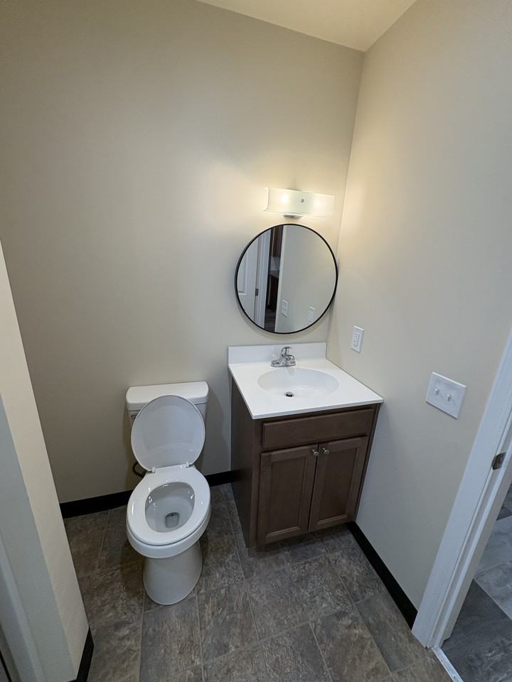 114 W Chestnut St #2E - Photo 4 of 11