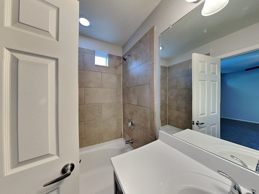 5556 Liverpool St #NA - Photo 6 of 7