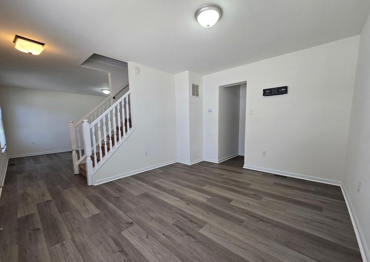 9 Lordship Ln #NA - Photo 2 of 10