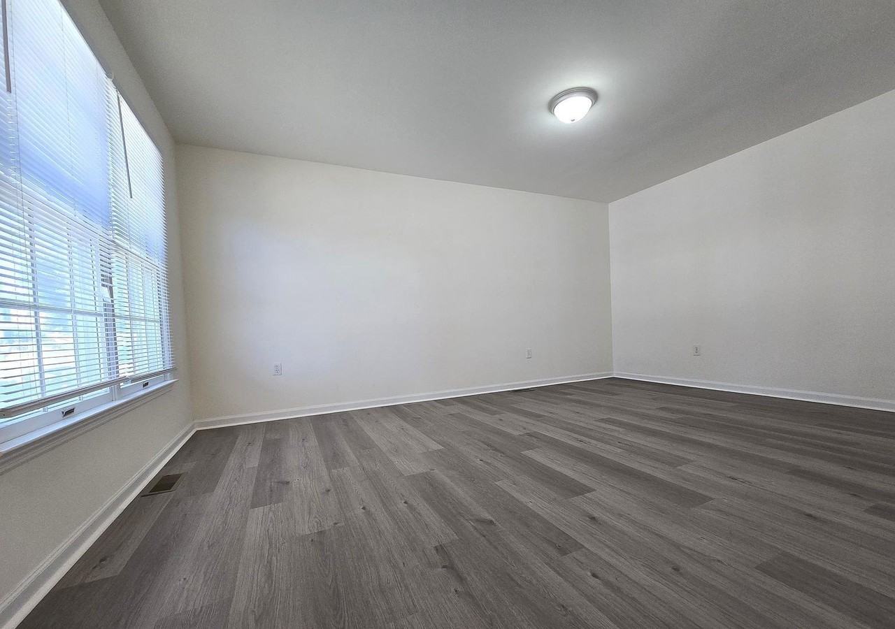 9 Lordship Ln #NA - Photo 3 of 10
