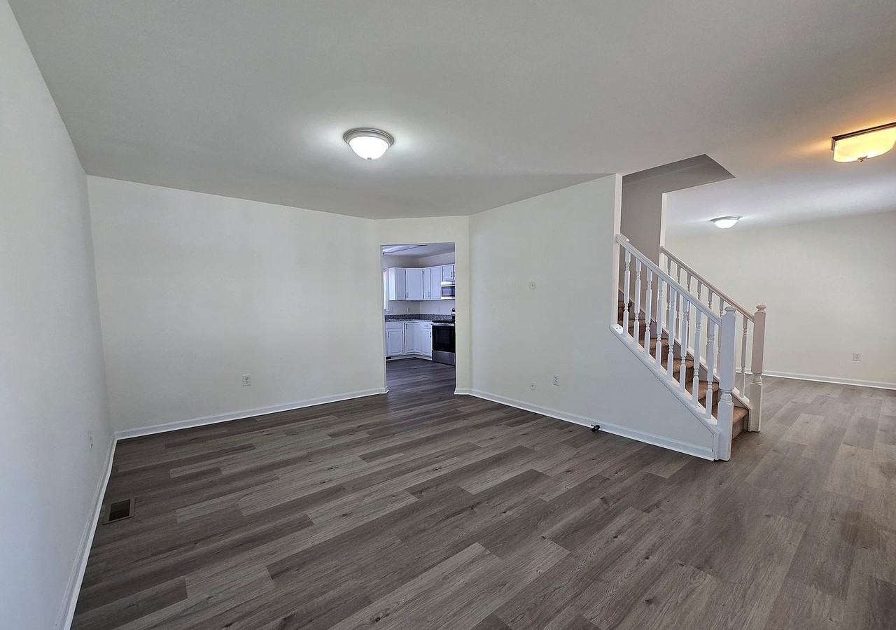 9 Lordship Ln #NA - Photo 6 of 10