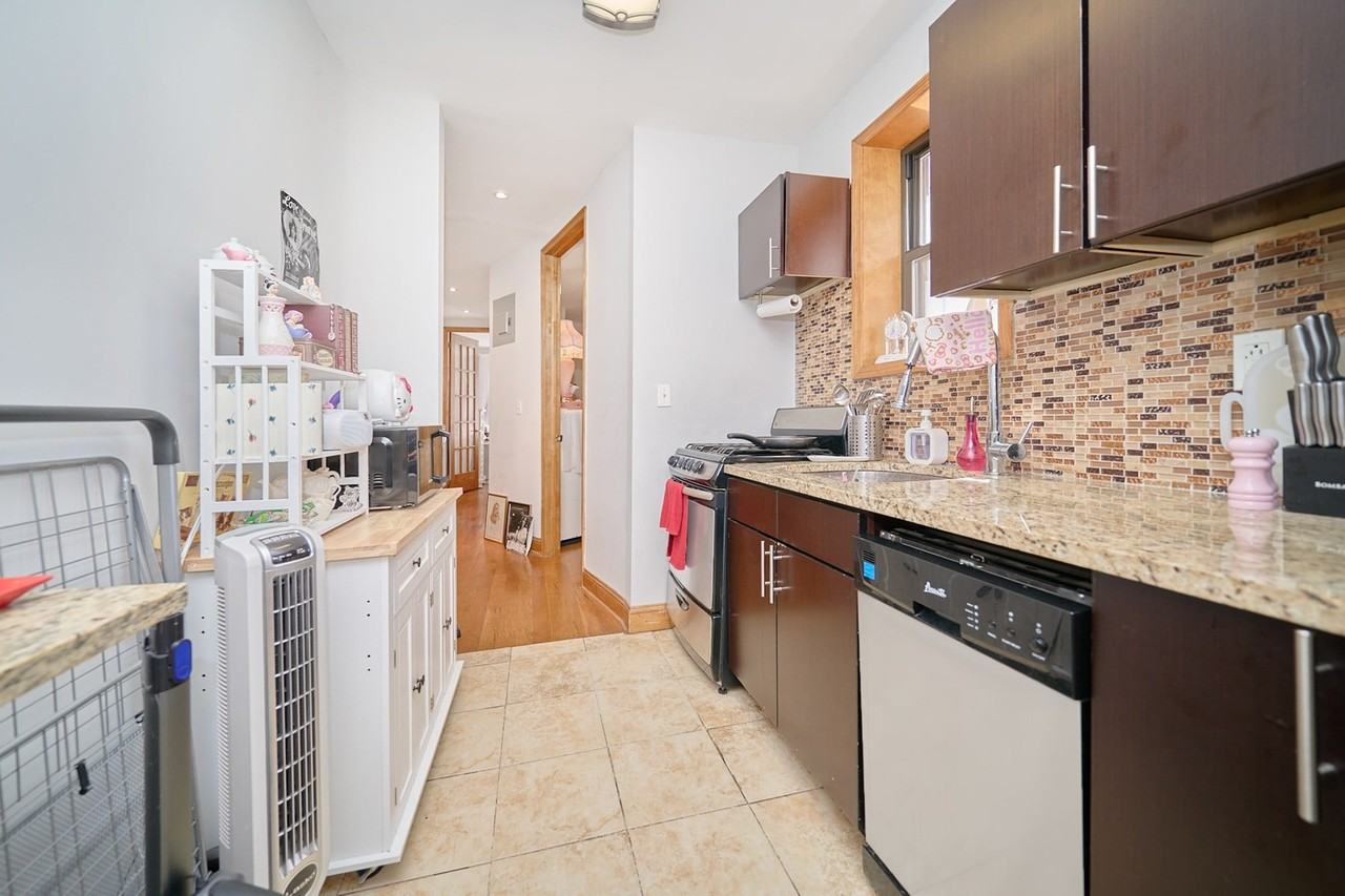 454 9th Ave #12