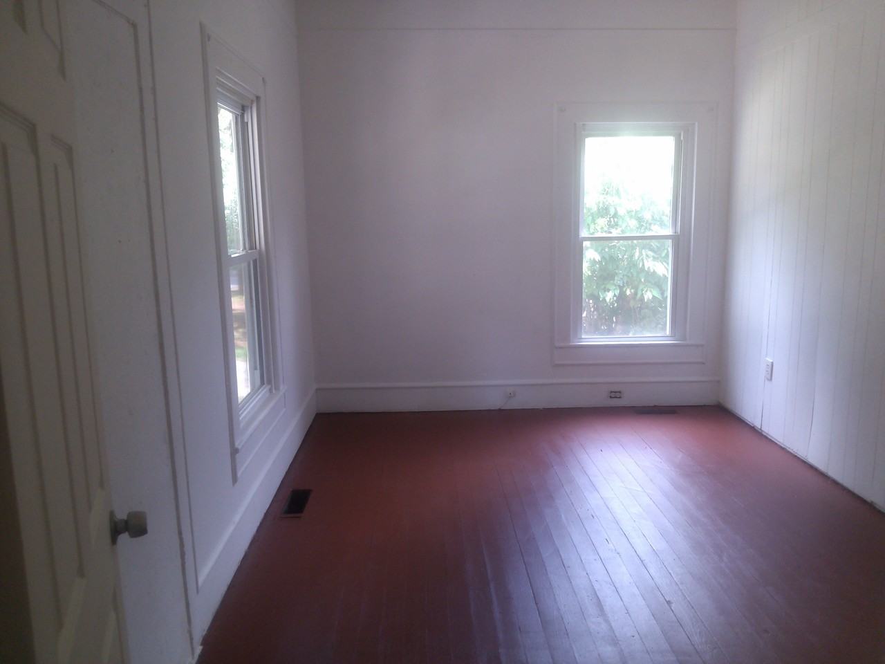 300 Lucky St - Photo 2 of 4