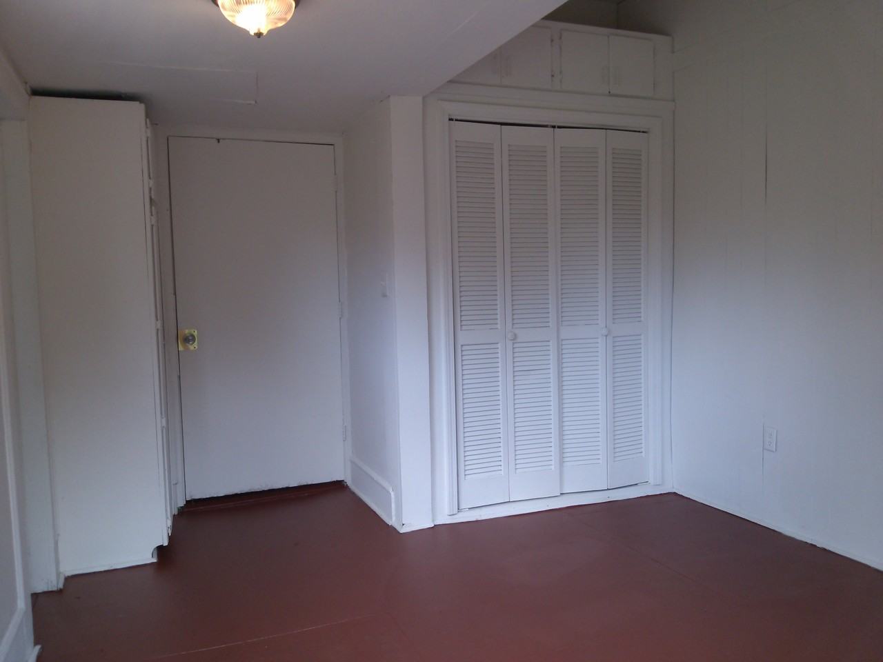 300 Lucky St - Photo 3 of 4