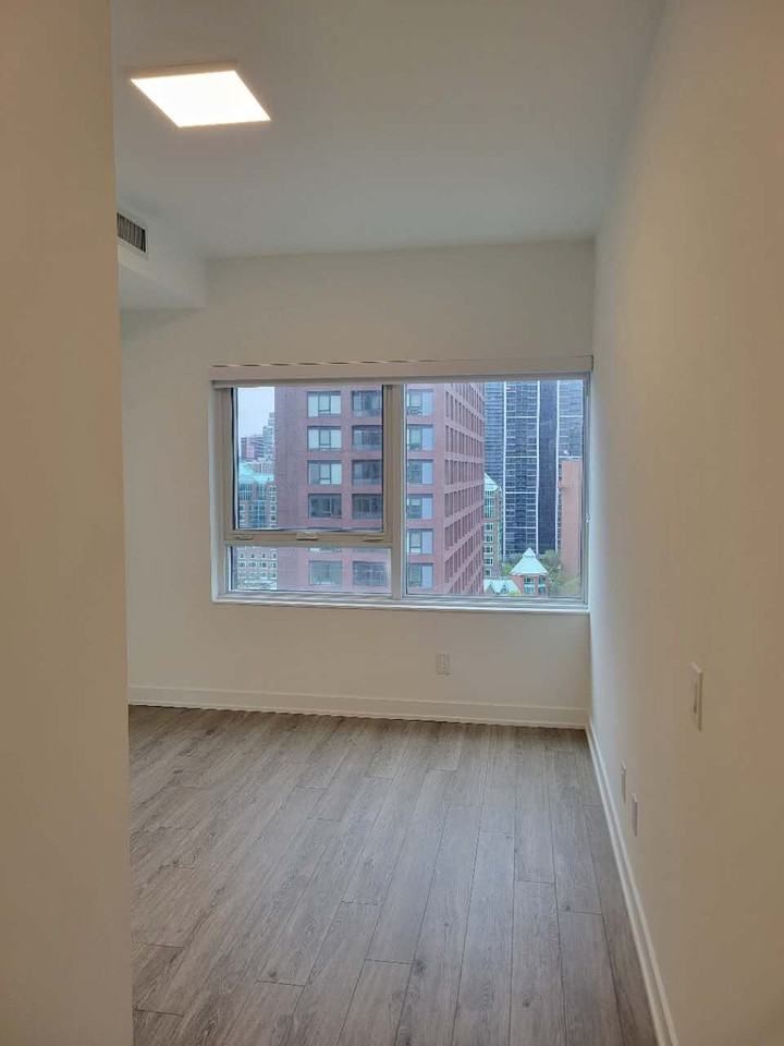 609 Sherbourne Street #1704 - Photo 3 of 12
