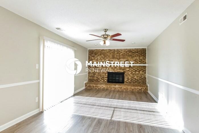 8109 Beechwood Ter - Photo 4 of 17